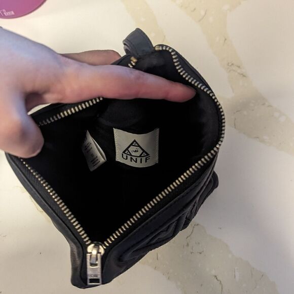 UNIF RARE Pyramid Clutch - Picture 11 of 12